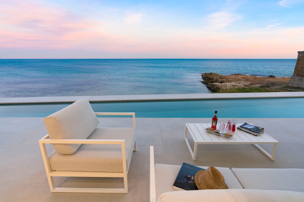 Seafront infinity pool with sea views at Villa Meraviglia, a private Sicily4u villa in Noto
