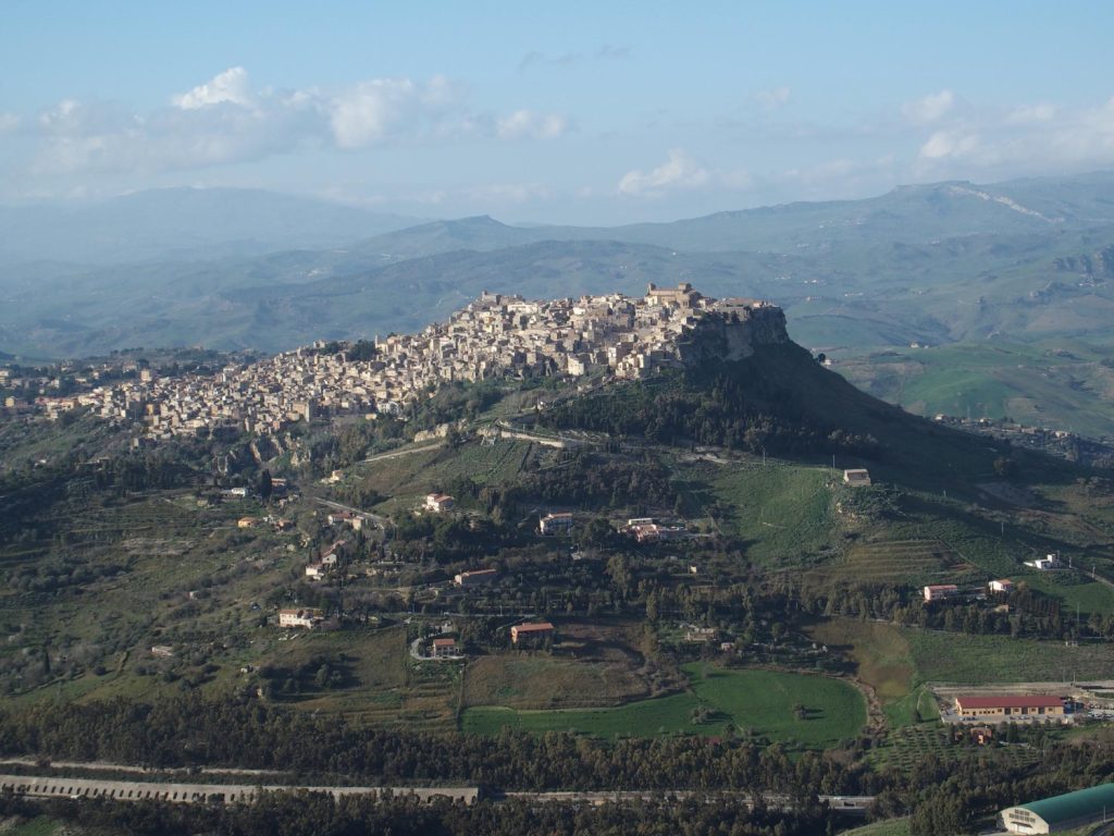 Calascibetta village 