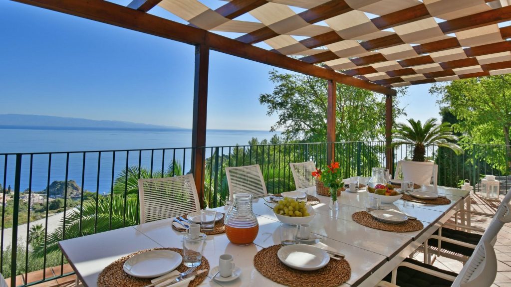 Villa Nemo, Taormina - dining