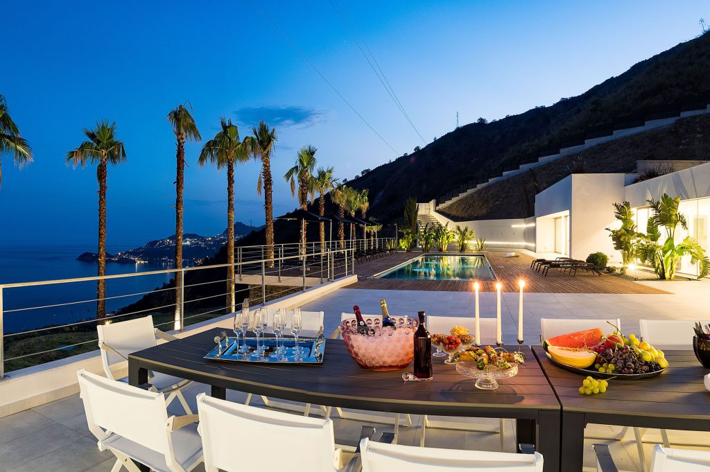 Villa Tauro, Taormina - outside dining 
