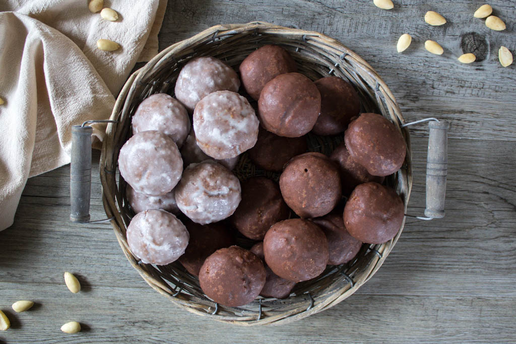 The Misto Siciliano or tetù and teio biscuits